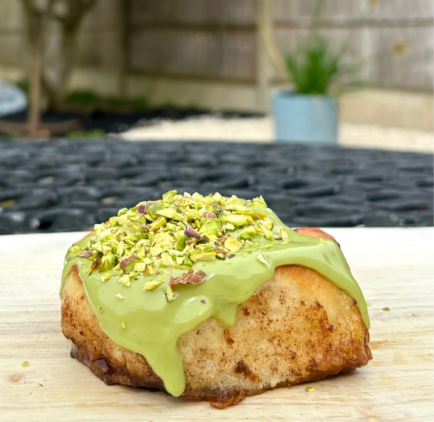 PISTACHIO BUN